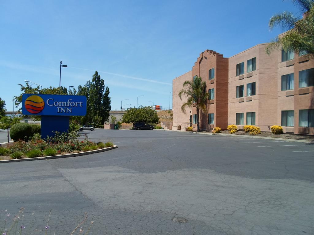 Comfort Inn Silicon Valley East Fremont Exterior foto